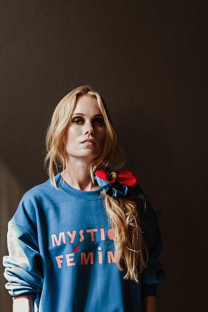 Mystique Feminin Sweatshirts