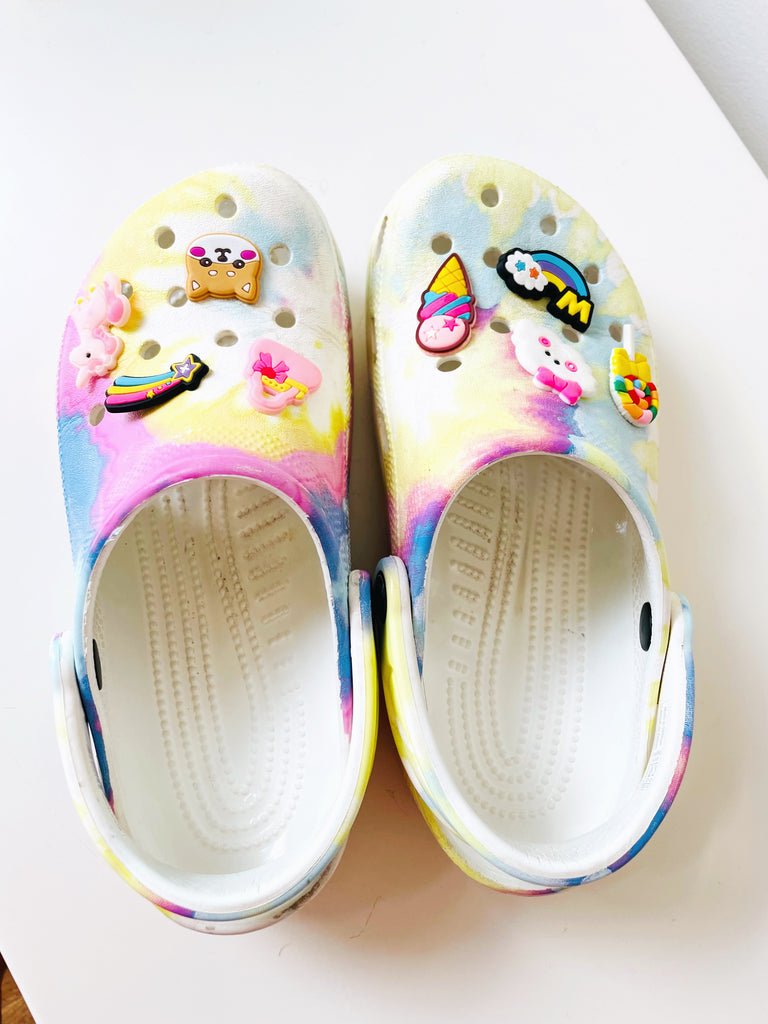 Tie Dye Crocks + Jibbits - Size 4-6