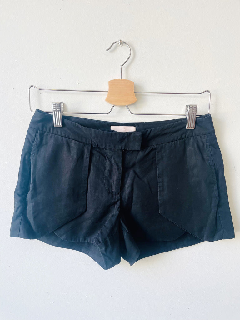 Aritzia Sunday Best flap pocket shorts - Size 0 - Fits a XS - PRELOVED