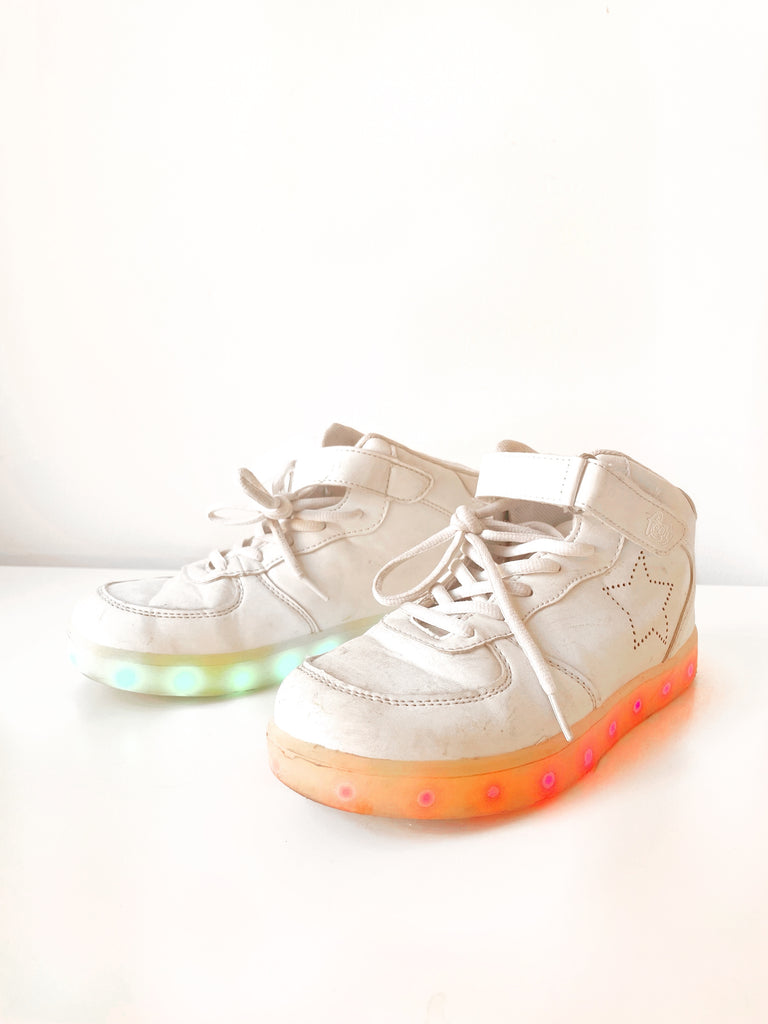 Kids - LED Light up high top sneakers - Size 30