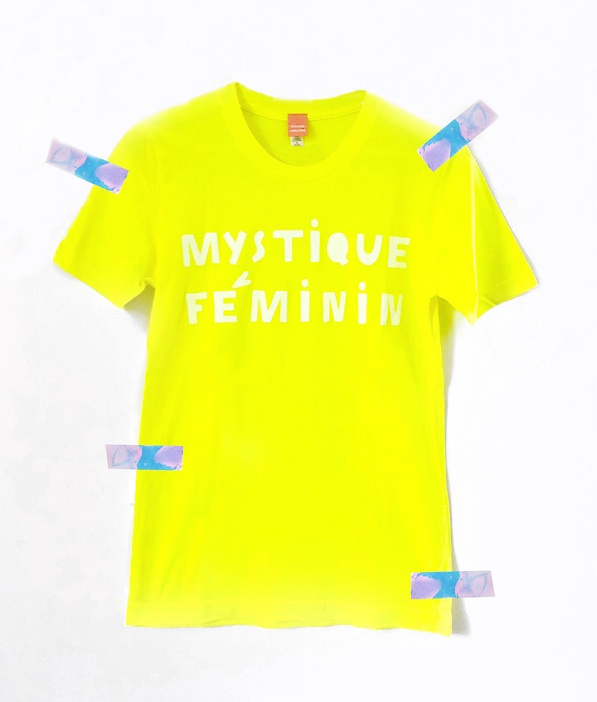 Mystique Féminin Tee